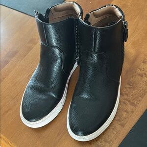 Gentle Souls Black Leather Ankle Sneakers -Size 6.5